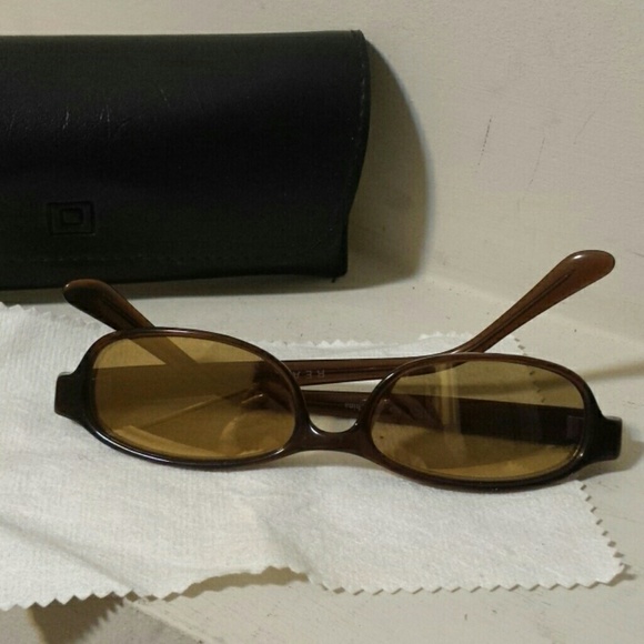 Sunglass Reaction - Picture 3 of 8